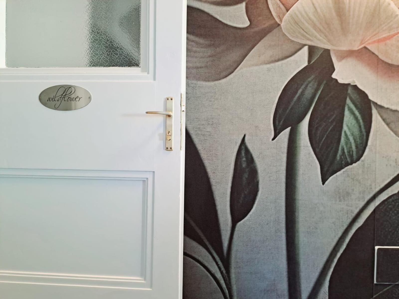 Apartment Wildflower In Privatvilla Im Herzen Merans Eksteriør bilde