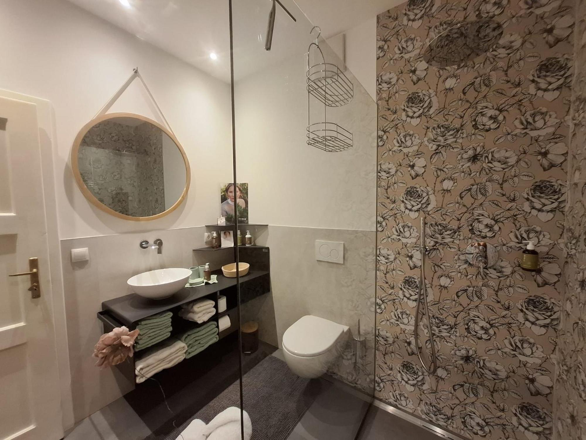 Apartment Wildflower In Privatvilla Im Herzen Merans Eksteriør bilde