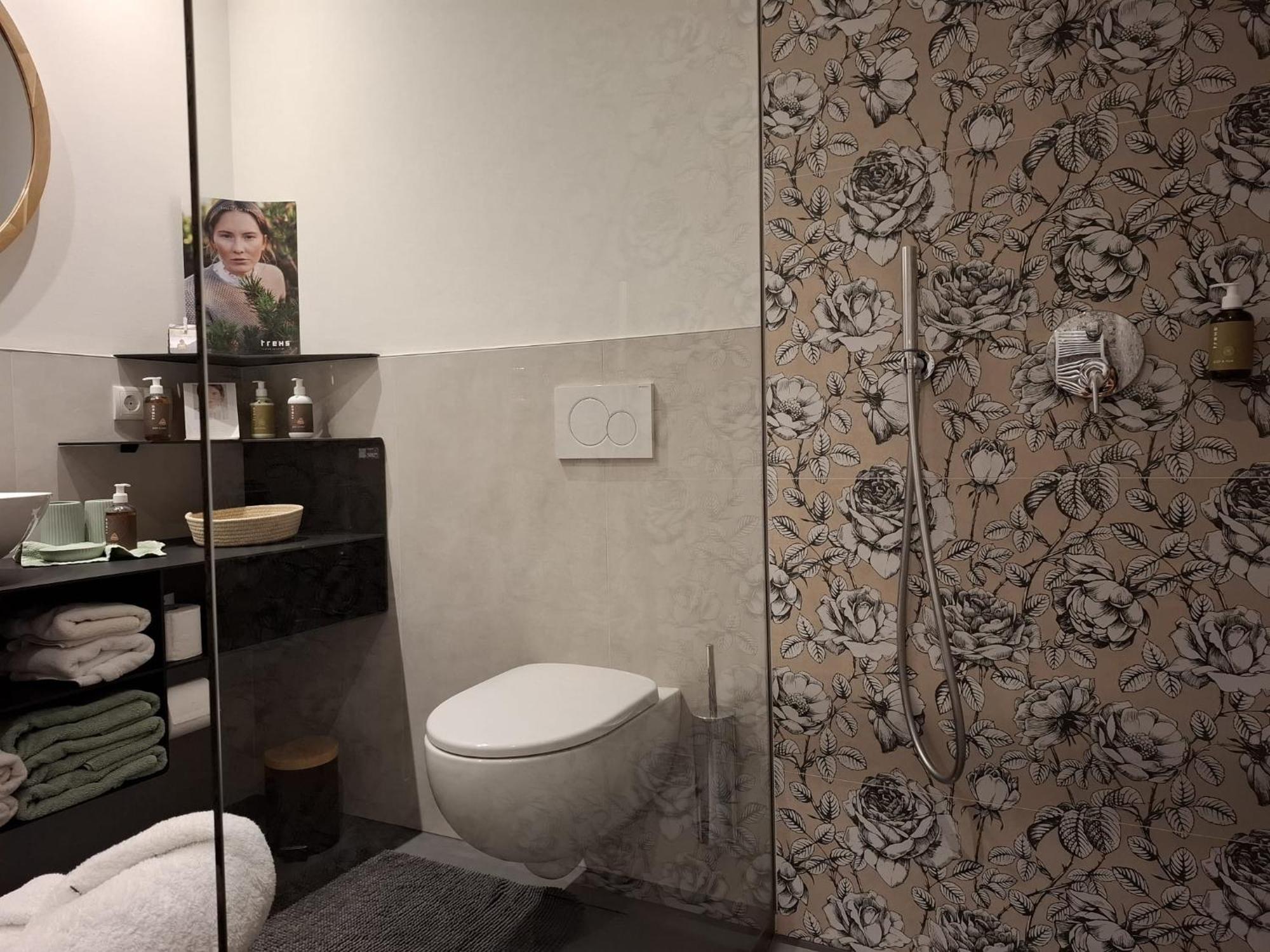 Apartment Wildflower In Privatvilla Im Herzen Merans Eksteriør bilde