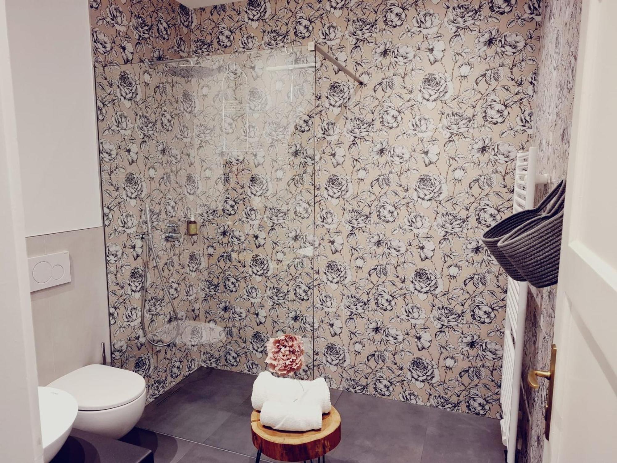 Apartment Wildflower In Privatvilla Im Herzen Merans Eksteriør bilde